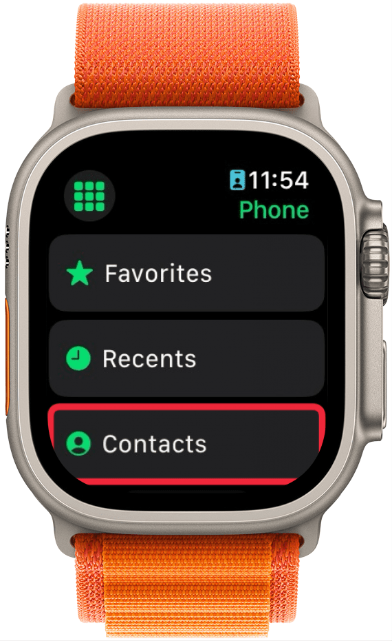 l'application téléphone de l'apple watch avec un encadré rouge autour du bouton contacts