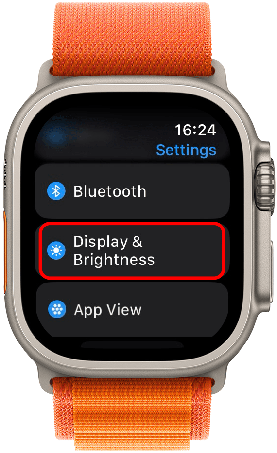 Kontroller først at Wake on Wrist Raise er aktivert ved å velge Display & Brightness.