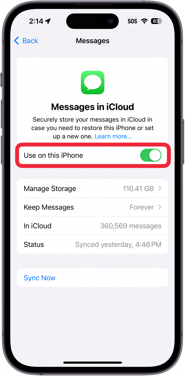 configuración de mensajes en icloud del iphone con un recuadro rojo alrededor del botón usar en este iphone