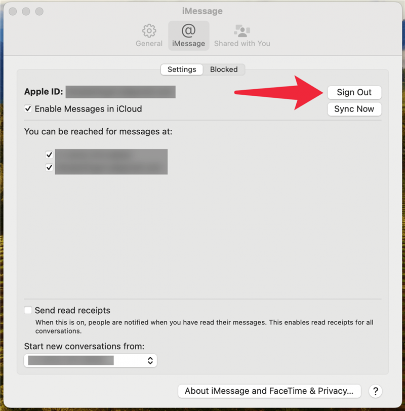 nastavení aplikace mac imessage s červenou šipkou ukazující na tlačítko odhlásit se