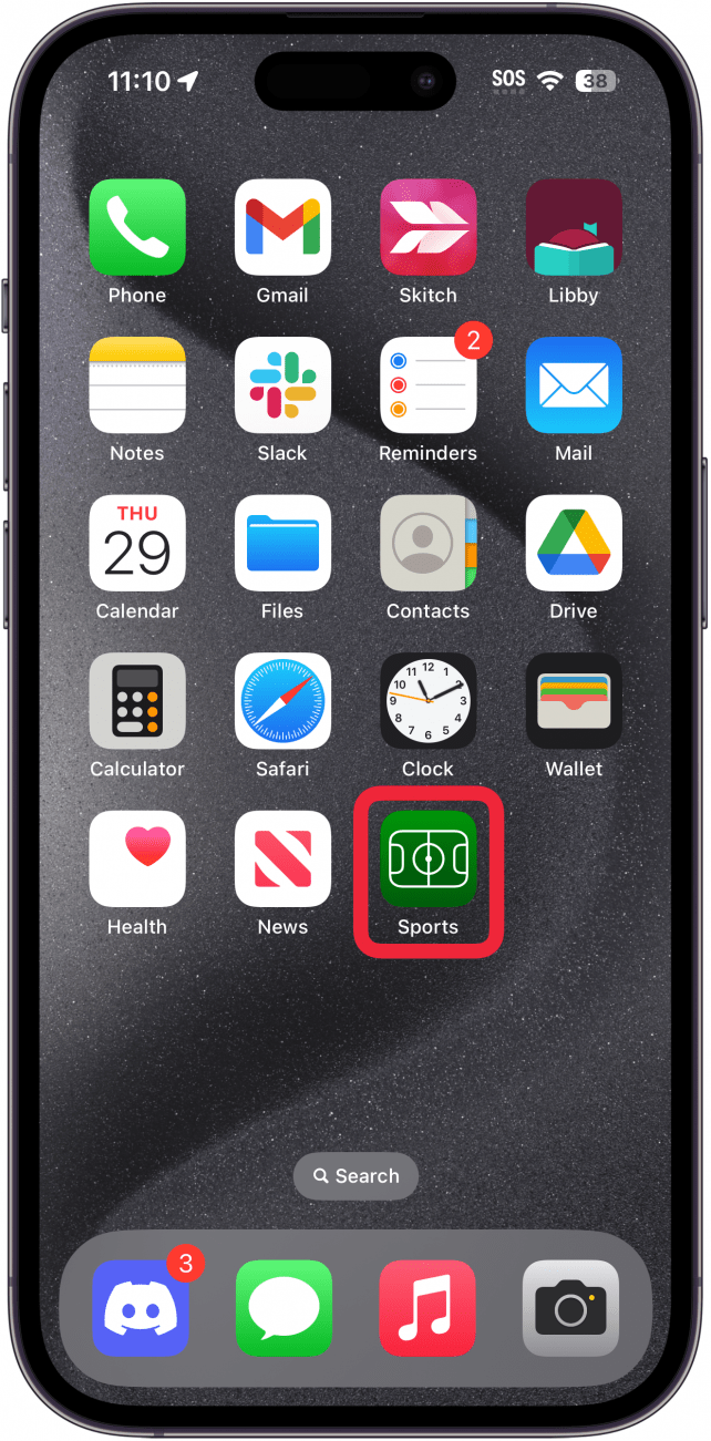 pantalla de inicio del iphone con un recuadro rojo alrededor de la aplicación de deportes