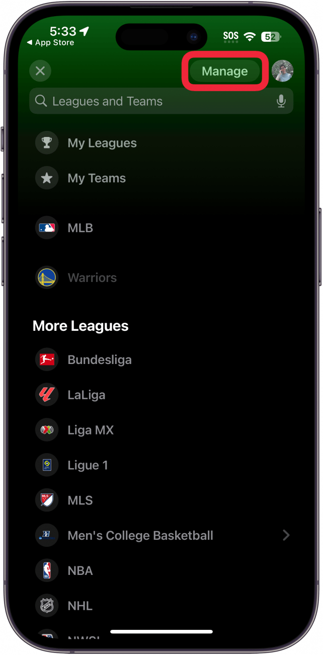 Application sportive pour iPhone affichant les ligues et les équipes avec un cadre rouge autour du bouton "gérer".