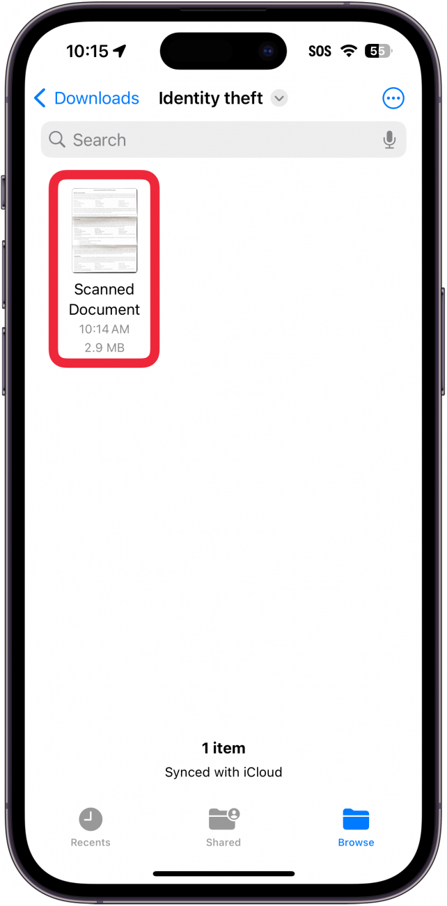 Приложение за файлове на iphone, показващо папка с червена рамка около новосканирания документ