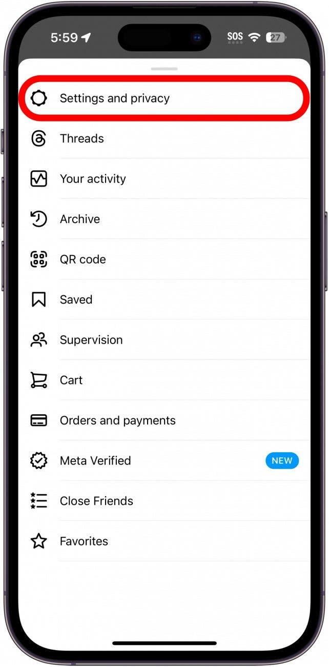 menu del profilo di instagram con pulsante impostazioni e privacy cerchiato in rosso