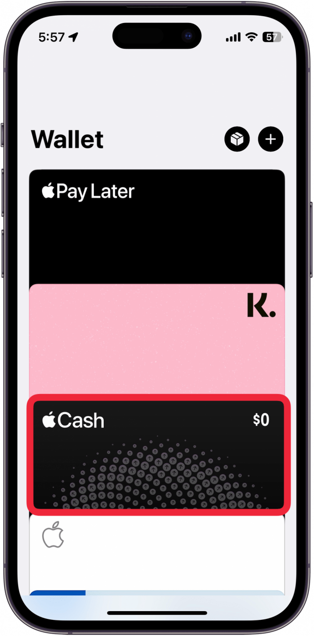 iphone portemonnee app met een rood vak rond apple cash card