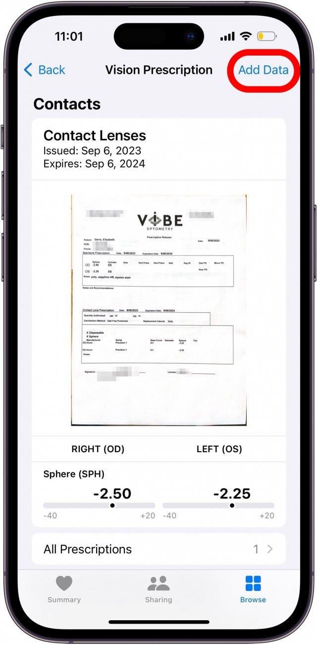 Écran de prescription de vision pour iPhone montrant le balayage de la prescription papier avec le bouton Ajouter des données encerclé en rouge