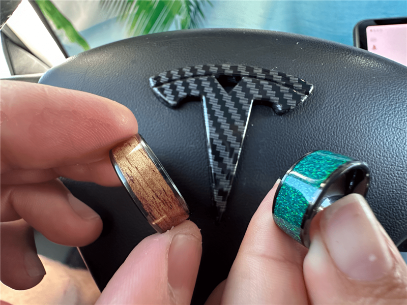 Lås Teslaen med en nøkkelbrikke fra en tredjepart.
