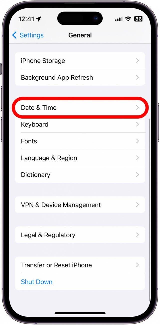 Общие настройки iphone с настройкой даты и времени обведено красным