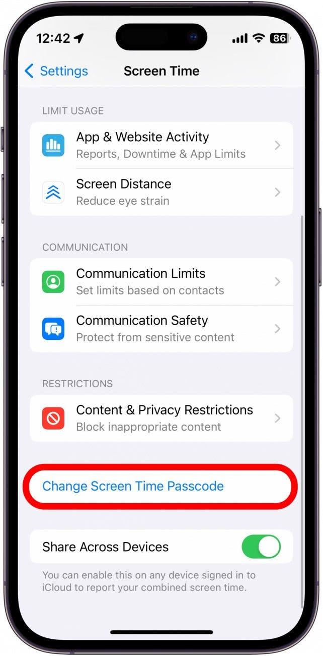화면 시간 변경 암호가 빨간색 원으로 표시된 iPhone 화면 시간 설정