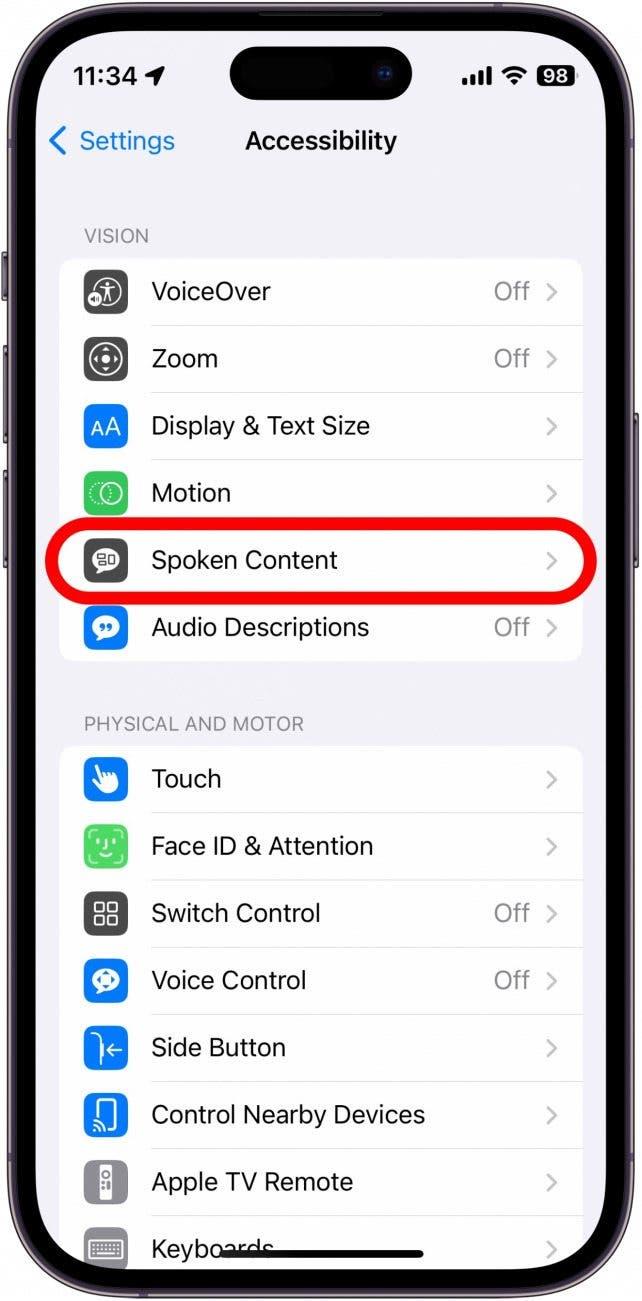 Capture d'écran des réglages de l'iPhone avec l'option de contenu parlé entourée en rouge