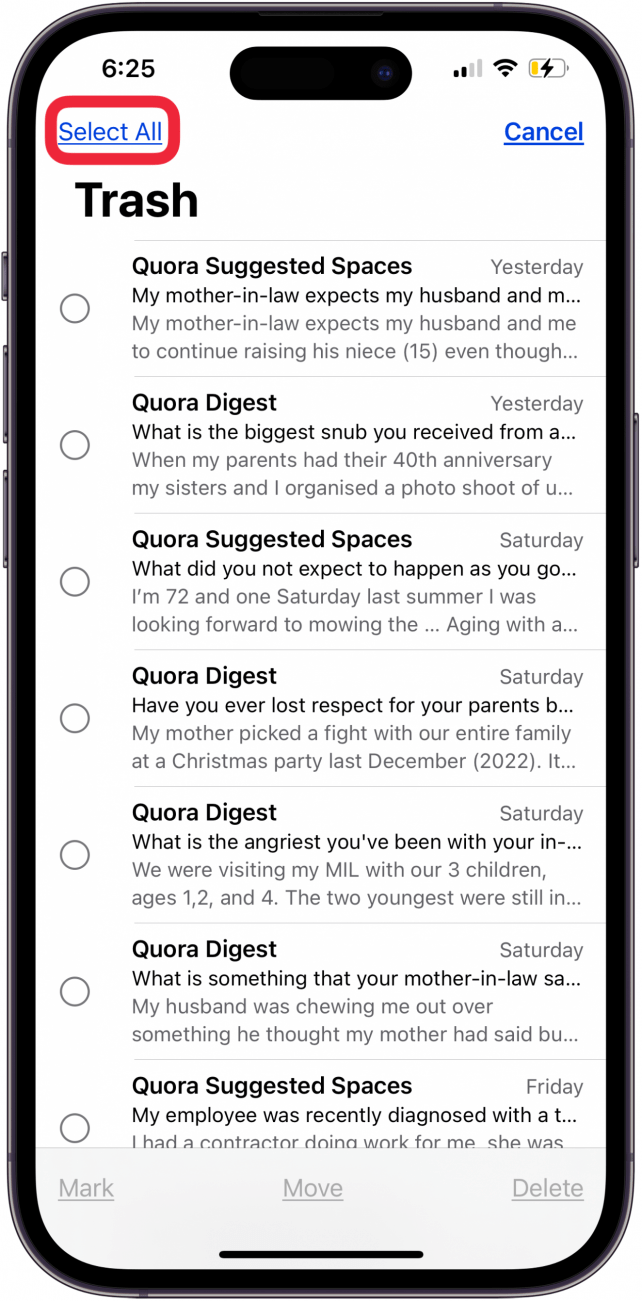 докоснете Избери всичко, за да изпразните кошчето в приложението за поща на iphone