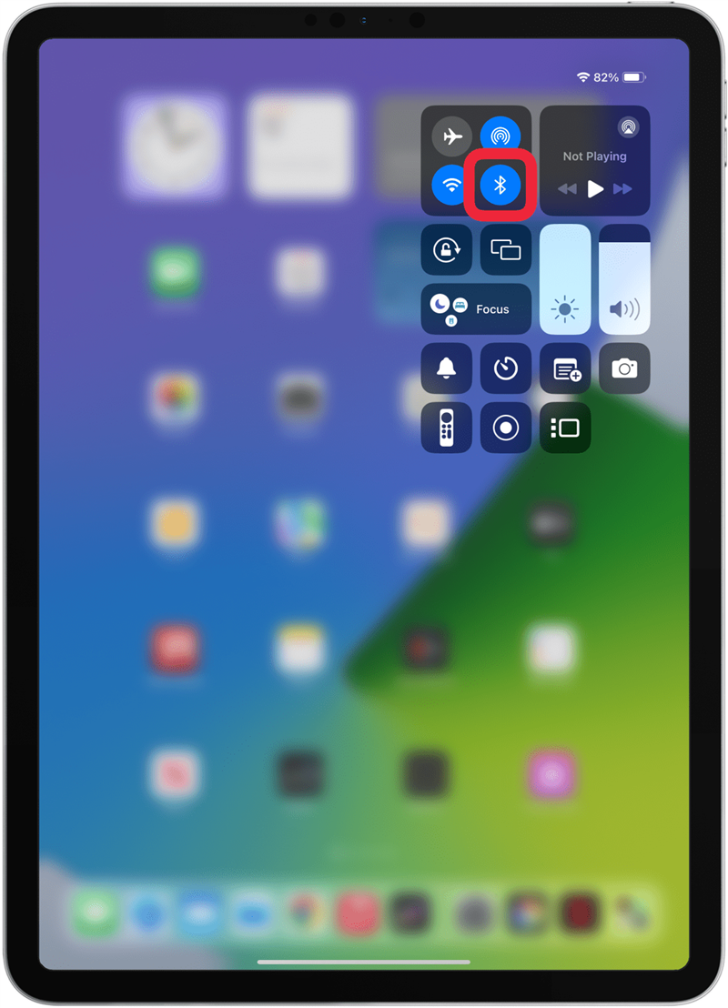 Se for um teclado Bluetooth, certifique-se de que o Bluetooth está ativado no seu iPad.