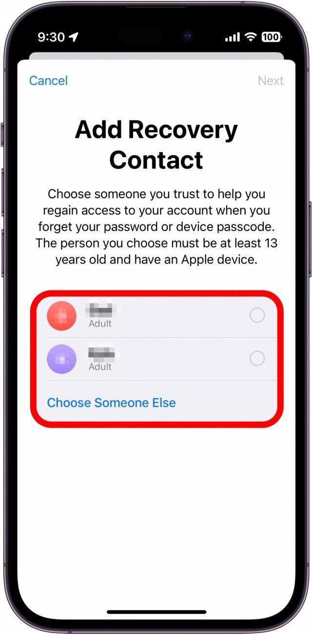 processo de configuração de contactos de recuperação de conta apple id apresentando uma lista de contactos com uma caixa vermelha à volta