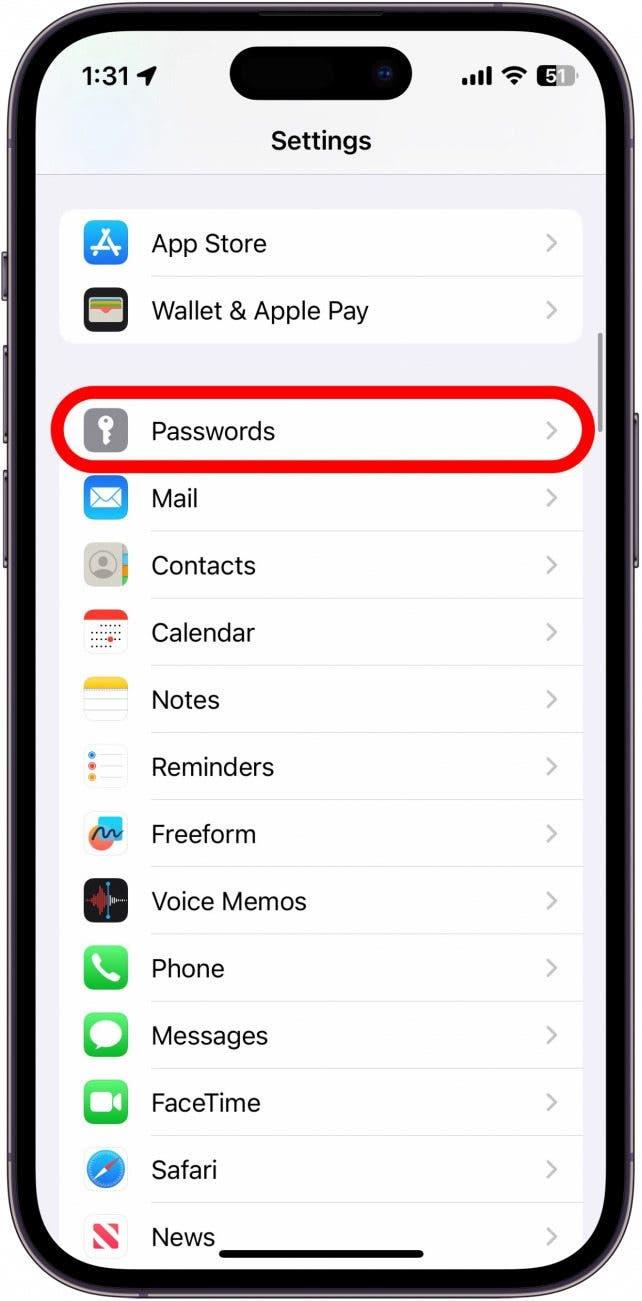 Réglages de l'iphone avec l'option des mots de passe entourée en rouge