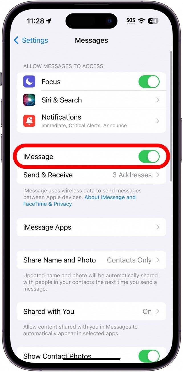 Ajustes de mensajes del iphone con el conmutador de imessage rodeado en rojo