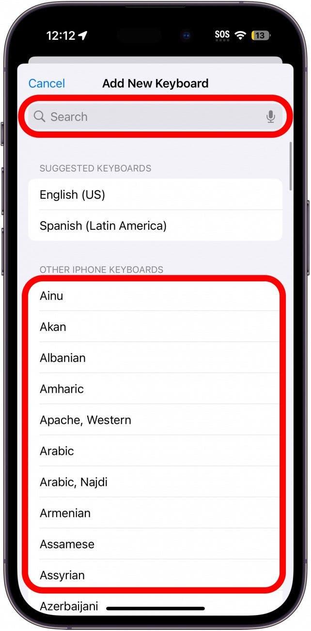menú de teclados del iphone con la barra de búsqueda y la lista de idiomas rodeadas en rojo
