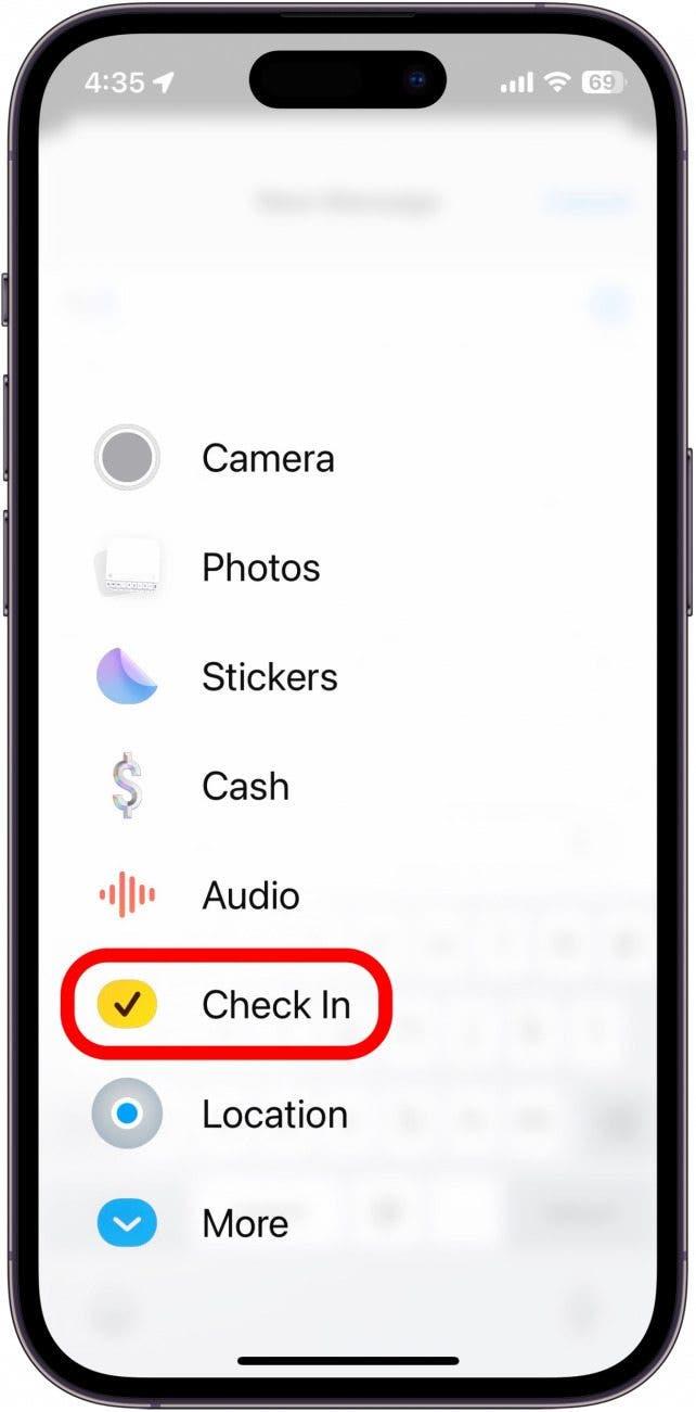 Liste des applications iphone imessage avec l'application check in encerclée en rouge