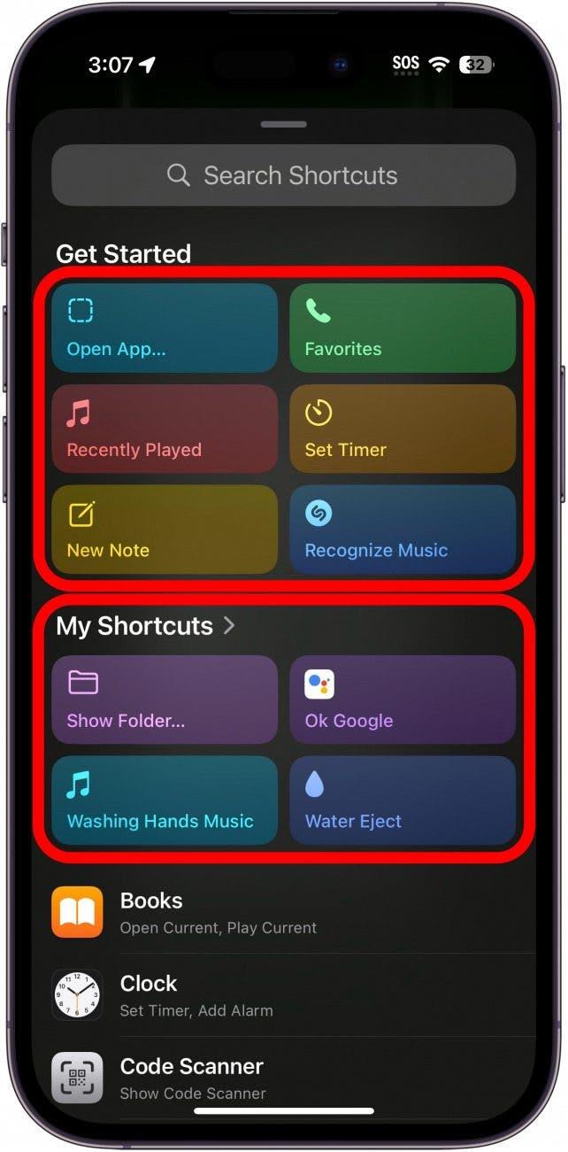 Configuración del botón de acción del iphone que muestra los diferentes accesos directos que se pueden elegir, con un círculo rojo alrededor de cada sección