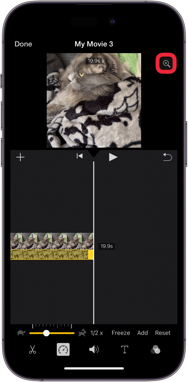 schermata di editing dell'app iphone imovie con un riquadro rosso intorno al pulsante zoom