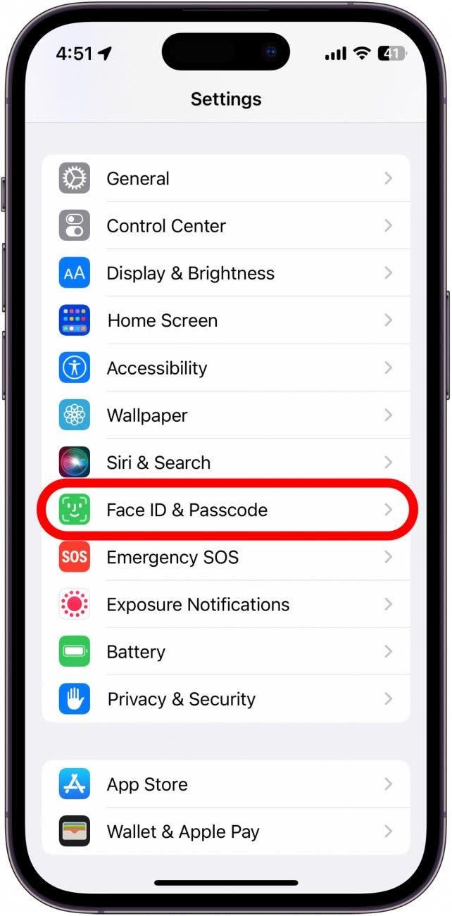 Ouvrez l'app Paramètres, puis touchez Face ID & Passcode.