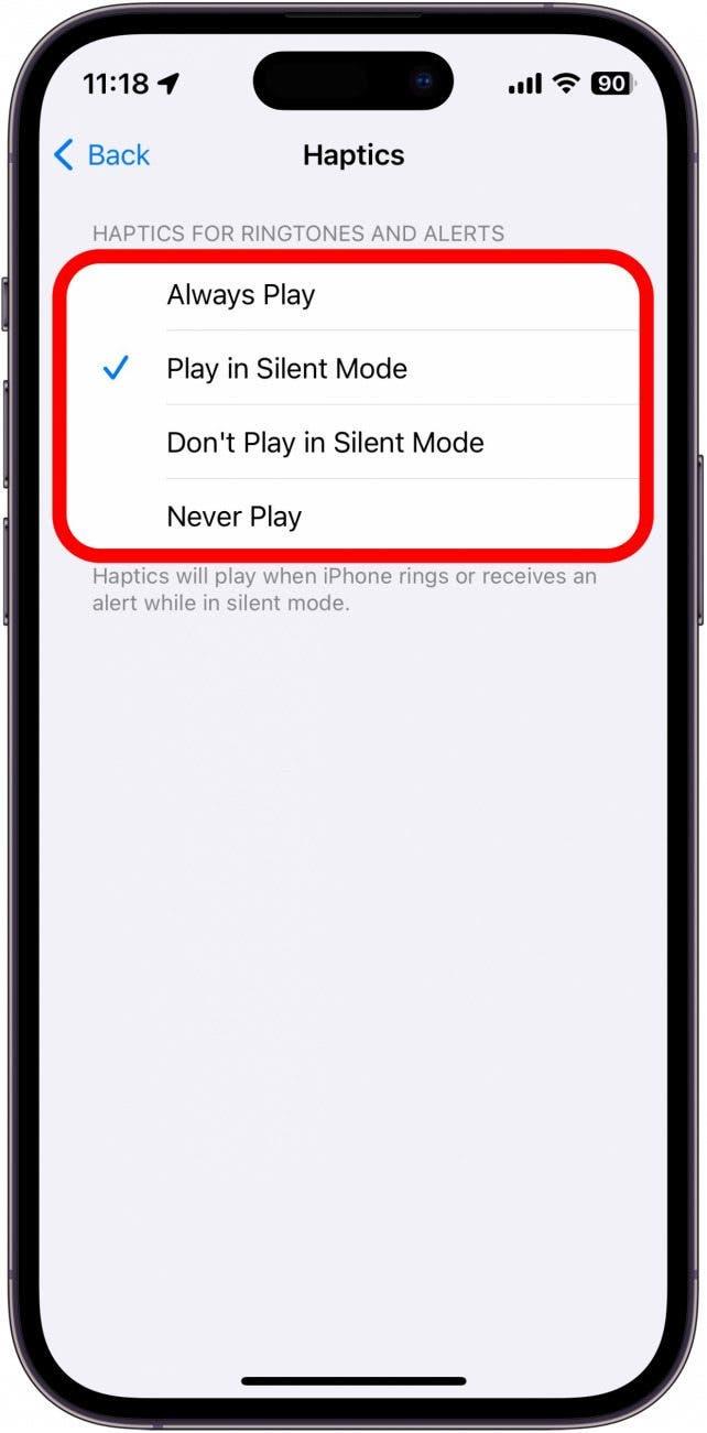 iphone Haptik-Einstellungen mit mehreren Optionen: Immer abspielen, Im Stumm-Modus abspielen, Im Stumm-Modus nicht abspielen oder Nie abspielen