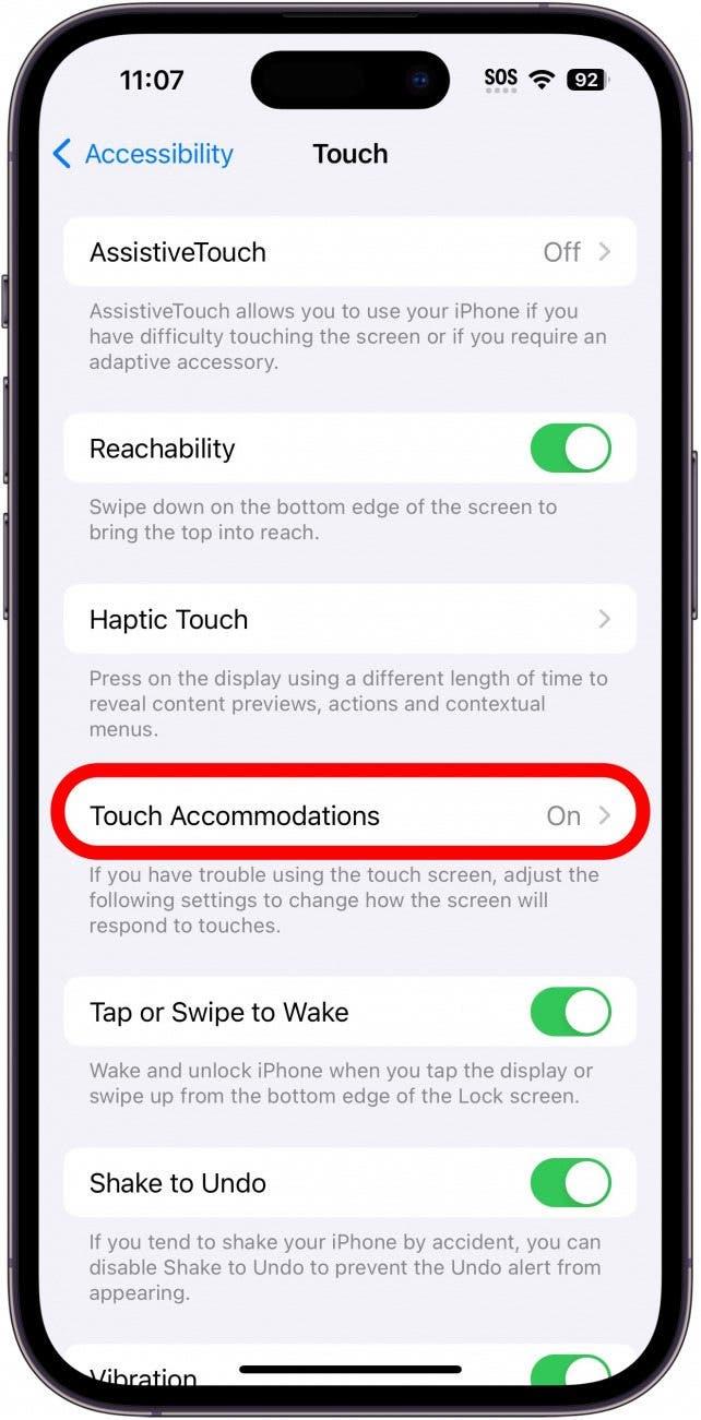 Нажмите Touch Accomodations, чтобы выключить тумблер.