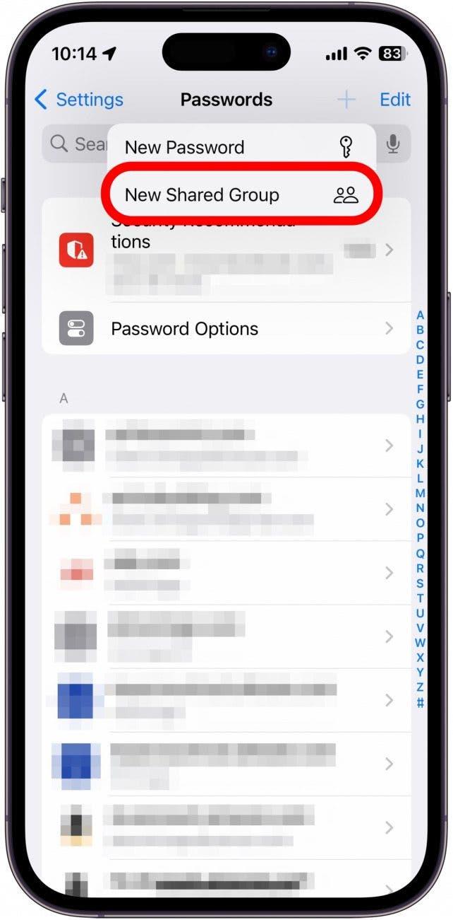 Réglages du mot de passe sur l'iPhone avec le bouton "nouveau groupe partagé" entouré en rouge